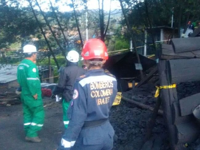 Sanos y salvos: rescate de los 9 mineros atrapados en mina de Cundinamarca