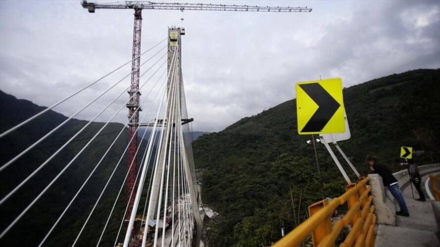¿Podrán utilizar bases del puente Chirajara para construir un nuevo viaducto?. Foto: Colprensa