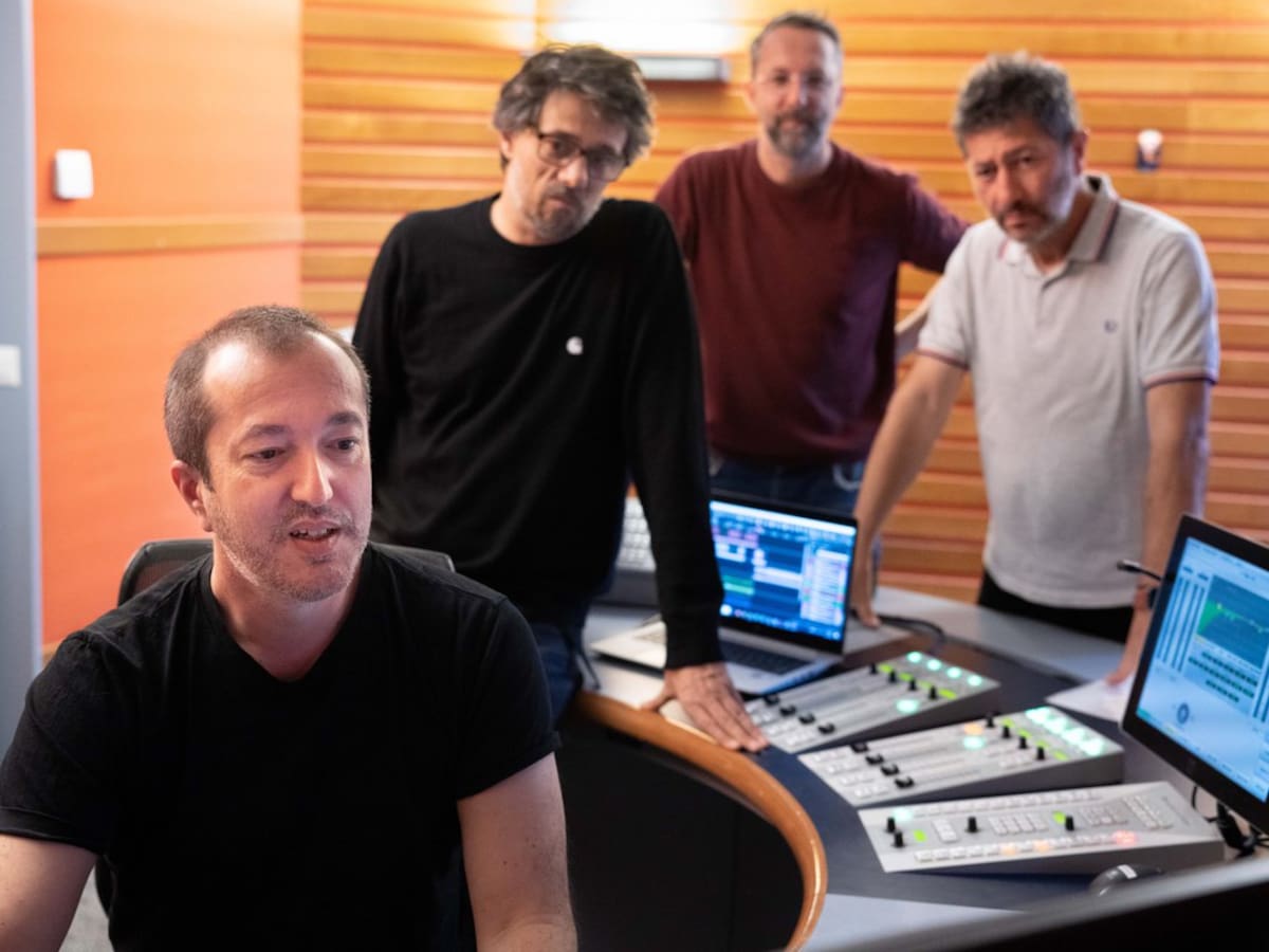 Una emisora suiza sorprende lanzando al aire una programación hecha con ChatGPT