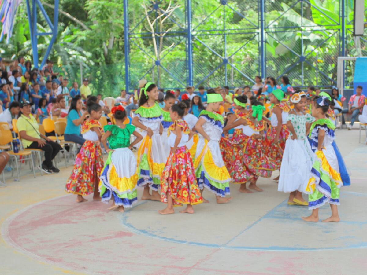 Alumnos de la alta montaña en Montes de María celebraron semana cultural