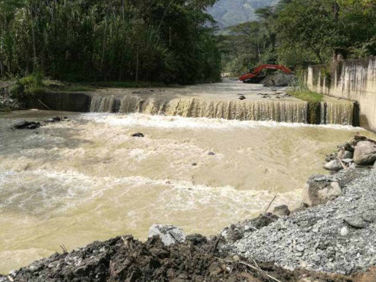 Paulatinamente se restablece servicio de agua en Ibagué