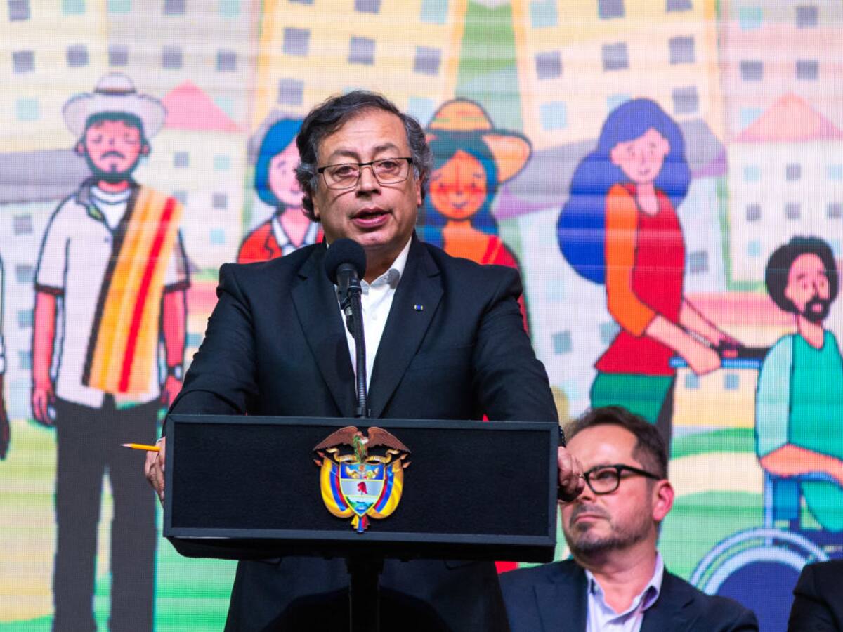 Presidente Petro Cancela viaje a la Antártida para evaluar misión del buque Simón Bolívar