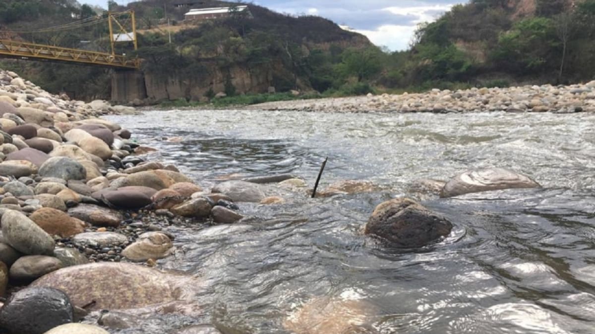 Alerta por contaminación de aguas negras en el río Zulia