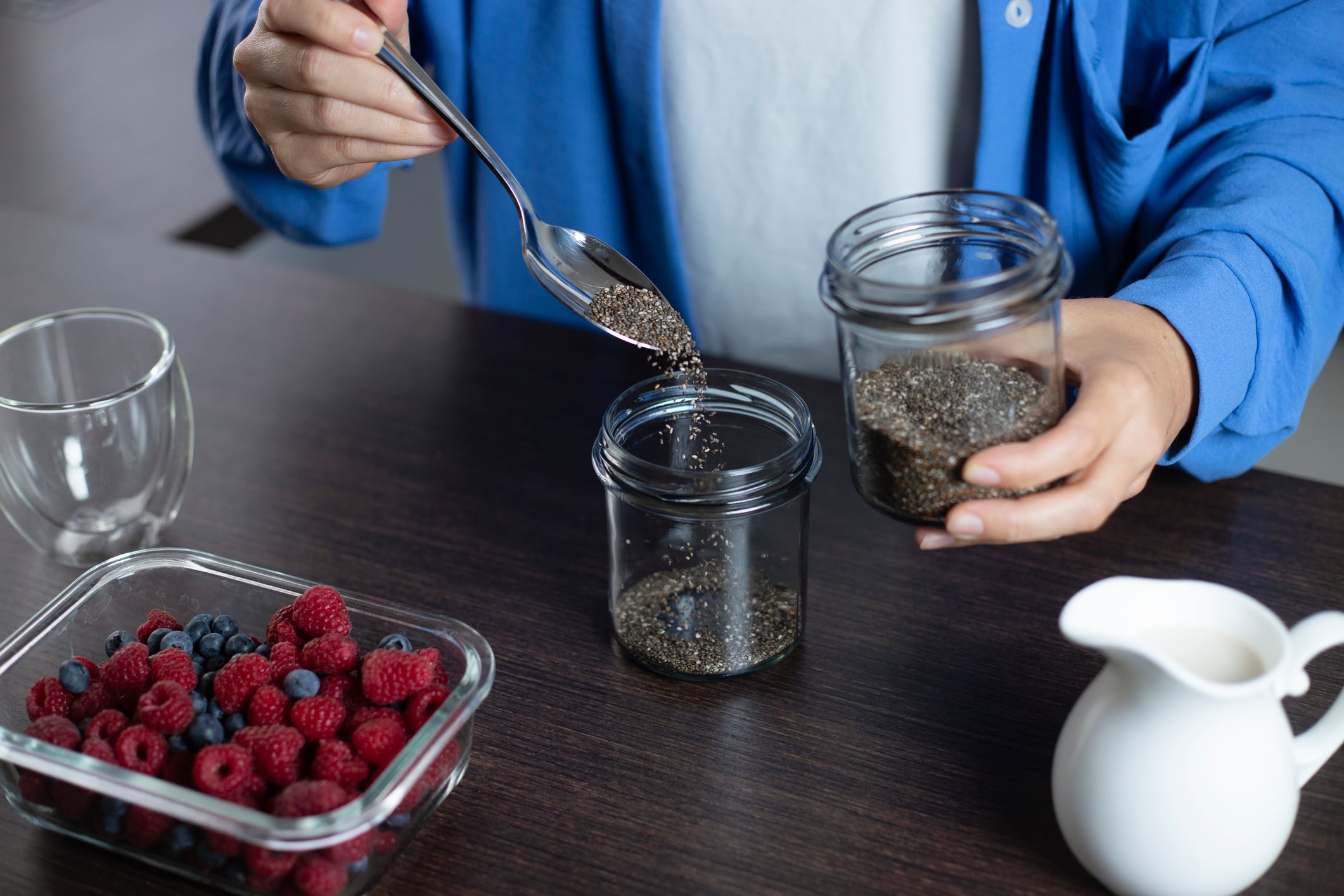 Persona preparando chía, imagen de referencia // Getty Images