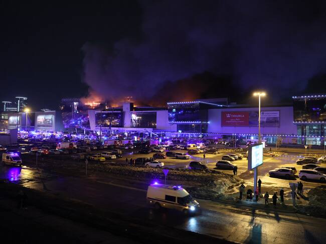 Alcalde de Moscú reporta muertes en tiroteo e incendio en sala de conciertos. (Foto: STRINGER / AFP)