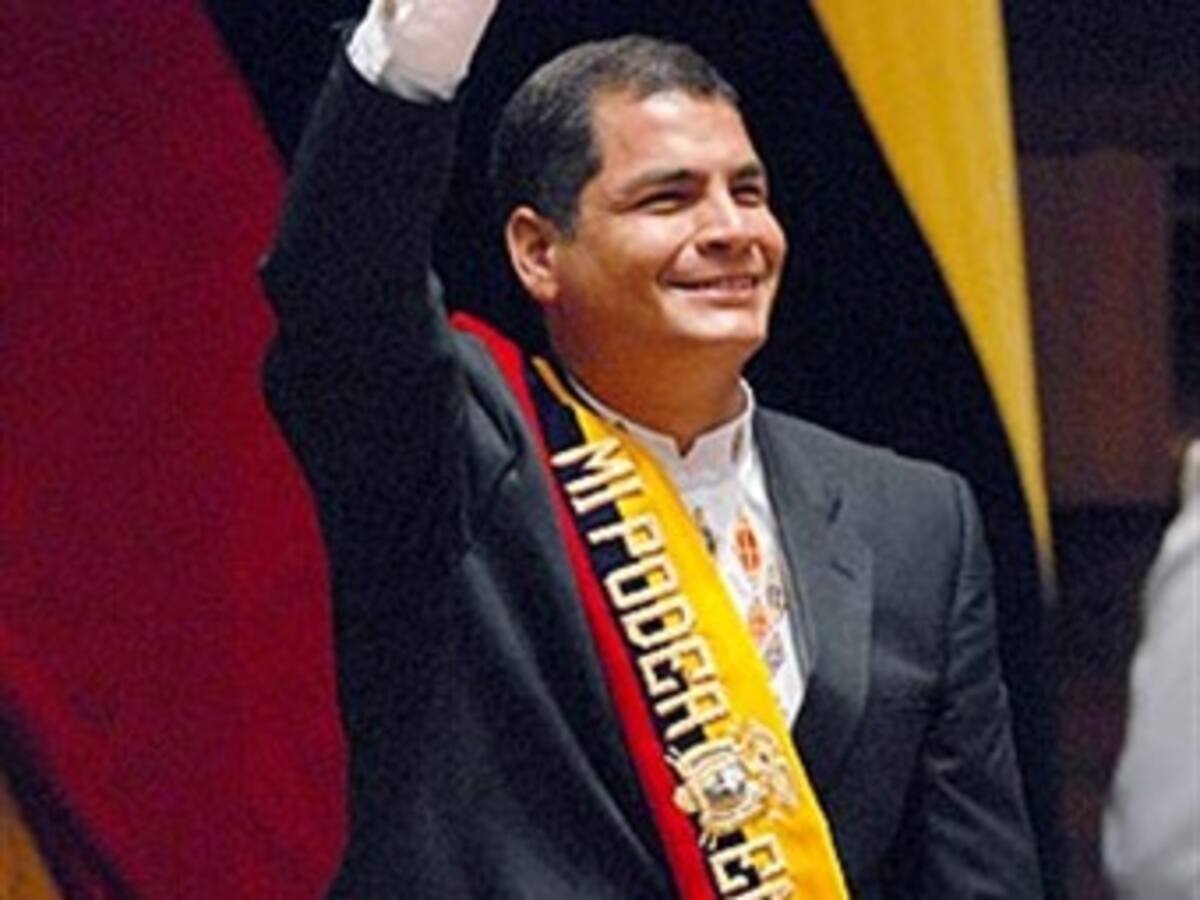 Presidente de Ecuador sería reelecto en primera vuelta, según sondeos