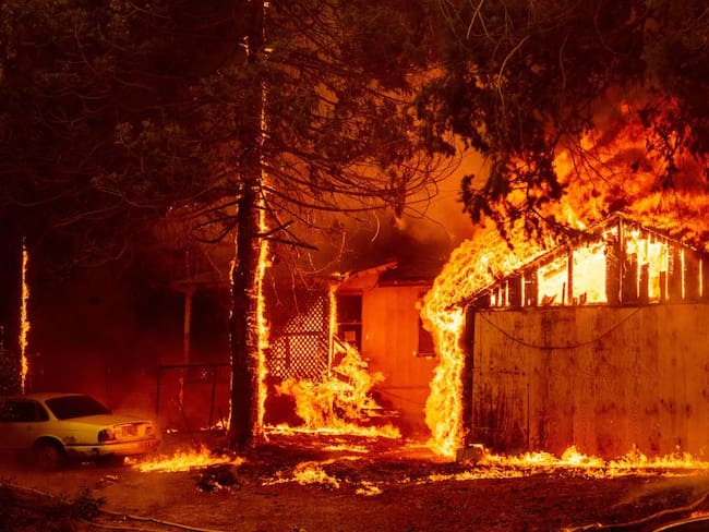 Incendio forestal Dixie, Costa Este de los Estados Unidos.