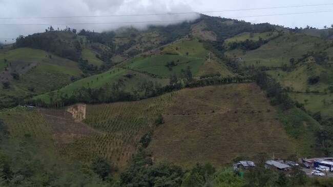 Paisaje en el sector del túnel los Venados en Cajamarca. Proyecto cruce de la cordillera central.