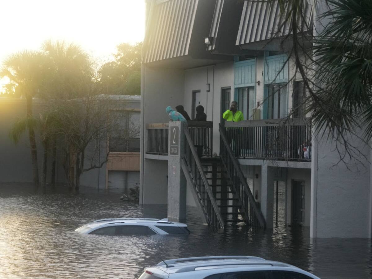 Huracán Milton deja inundaciones, al menos 10 muertos y millones sin electricidad