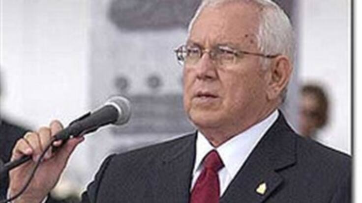 Si Zelaya pisa Honduras será encarcelado: Micheletti