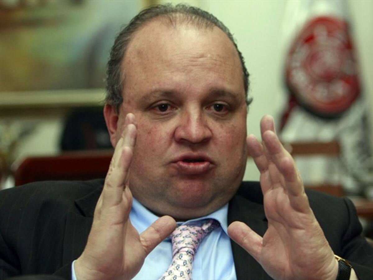 Jorge Enrique Vélez, a una firma de ser gobernador (e) de la Guajira