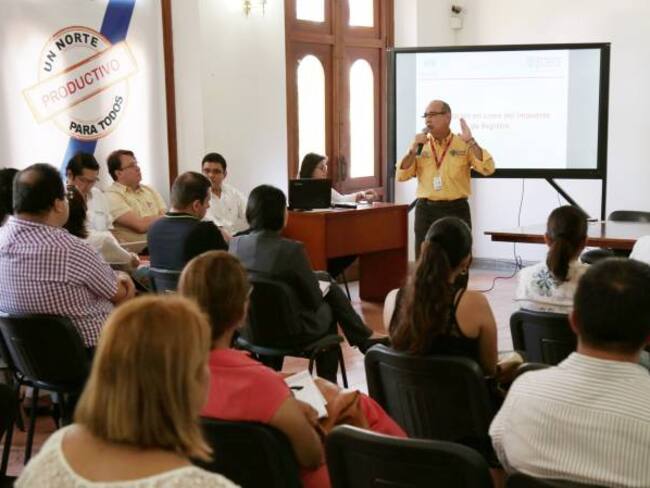 Reunión entre Secretario de Hacienda y notario de Norte de Santander