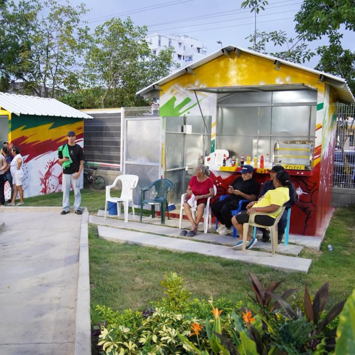 De puestos en la calle a emprendimientos dignos dentro del renovado Templo del Fútbol Menor