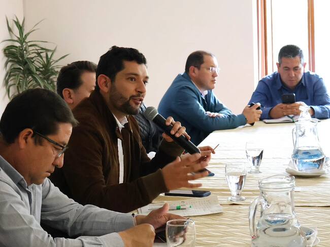 Gobierno Departamental y representantes parameros, se reunieron en una primera mesa técnica. Foto | Oficina Asesora para las Regiones de la Gobernación de Boyacá
