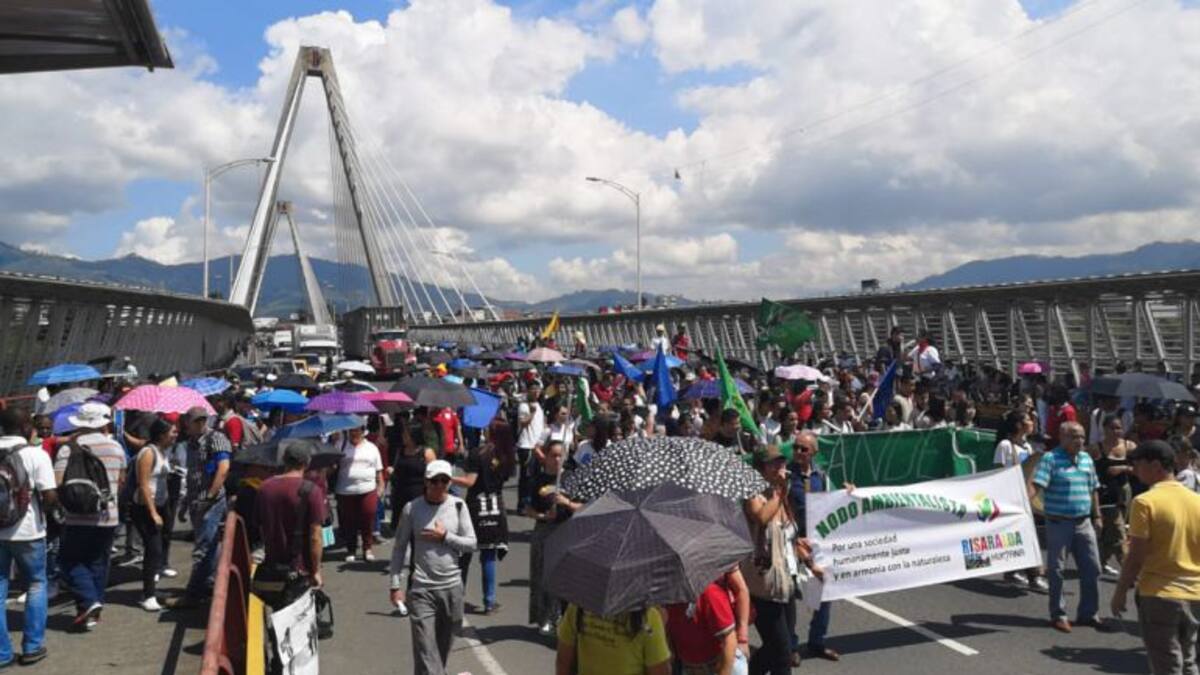 Aunque hubo calma en las marchas, periodistas denunciaron censura