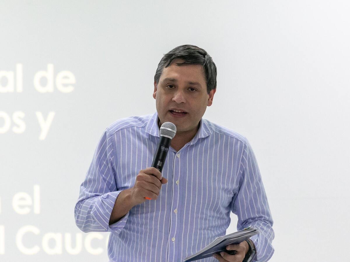 MinTIC lanza nuevo centro de inteligencia artificial en Colombia: servicios y estrategias