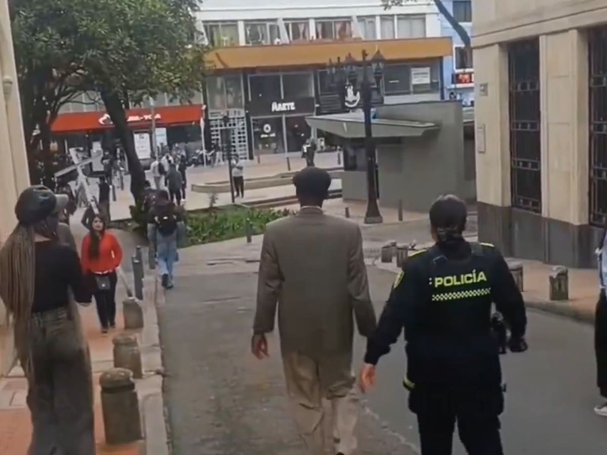 Hombre en el centro de Bogotá se habría tragado una joya para robarla: qué dicen las autoridades