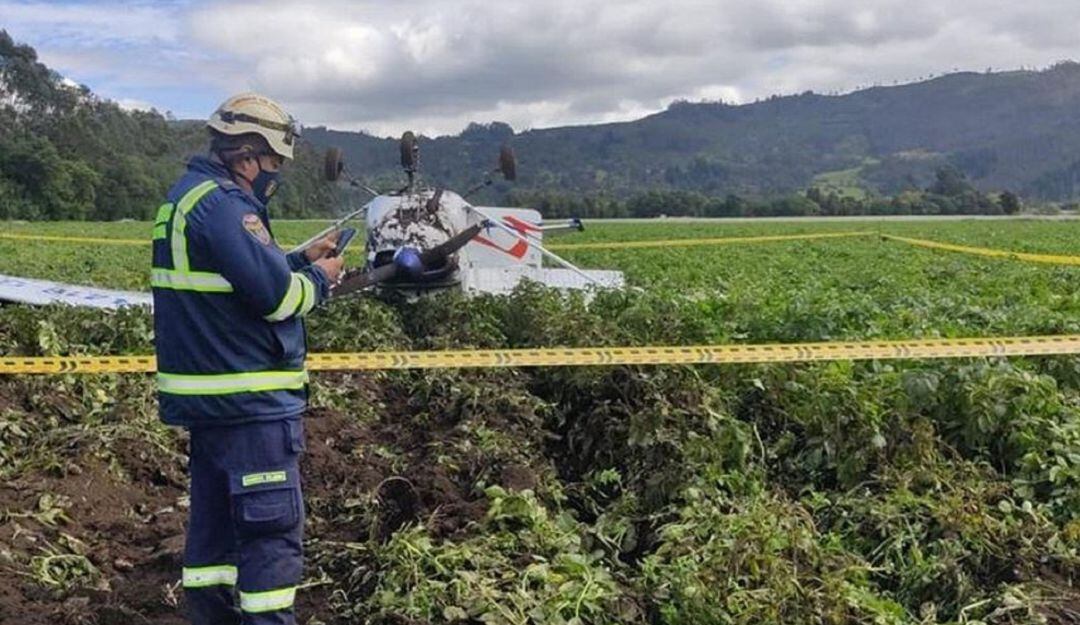 Avioneta con dos pasajeros cayó en un cultivo en Tenjo, Cundinamarca