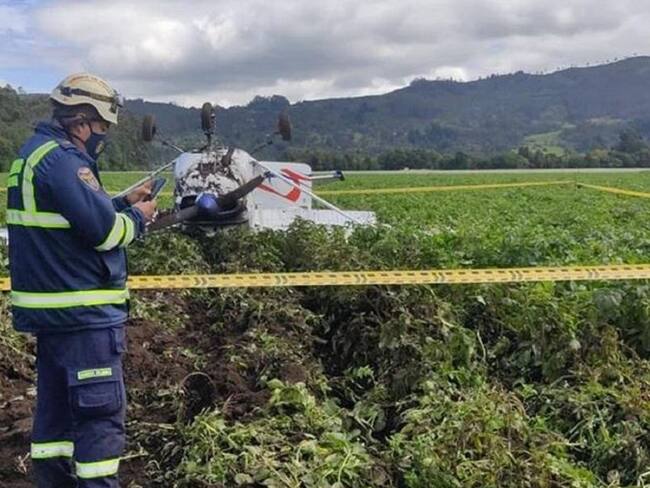 Avioneta con dos pasajeros cayó en un cultivo en Tenjo, Cundinamarca