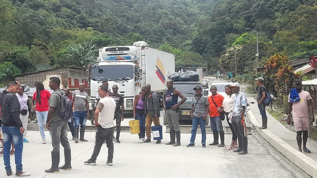 Persiste el bloqueo en la Vía Panamericana que comunica a Risaralda con el Chocó