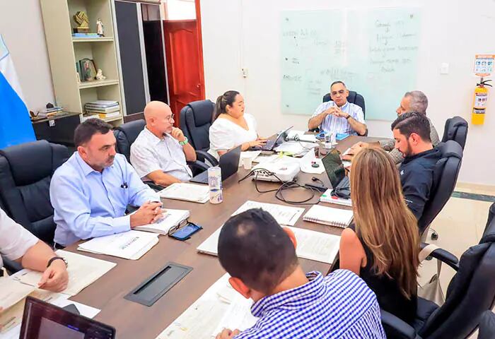 Alcalde Carlos Pinedo presidió la primera Junta Directiva de Essmar tras su regreso al Distrito. Foto: Alcaldía de Santa Marta.