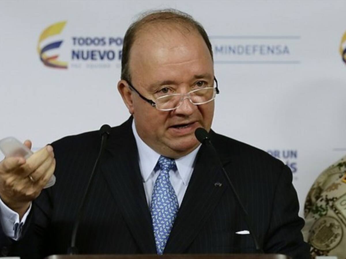 Defender los acuerdos de paz no es de tontos: Mindefensa