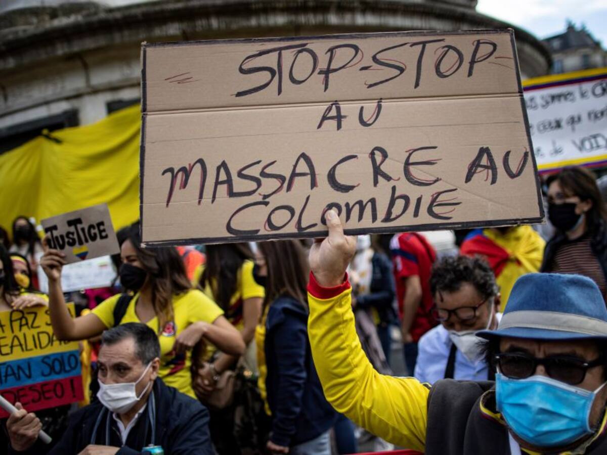 Colombianos en Francia protestan contra el "genocidio" en su país