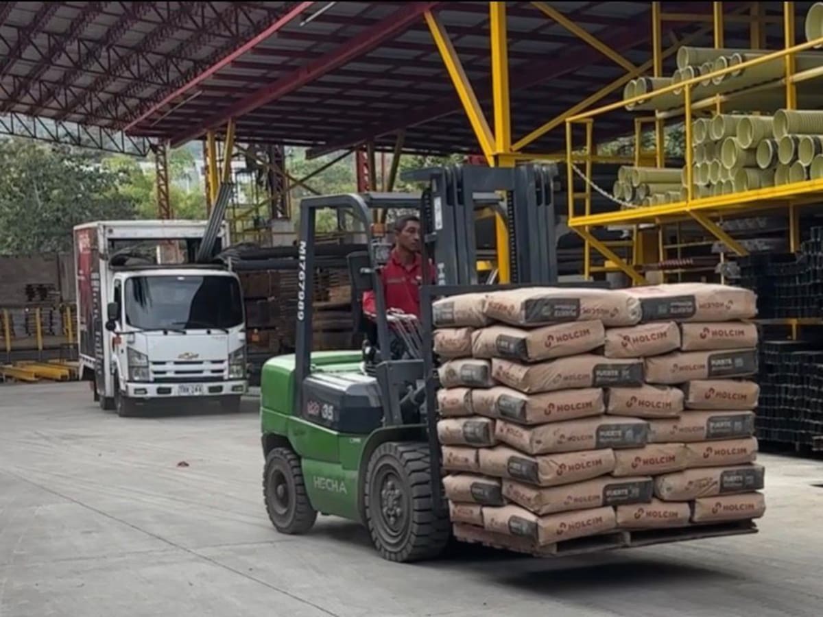Barranquilla envía 22 toneladas de cemento a Pereira tras terremoto