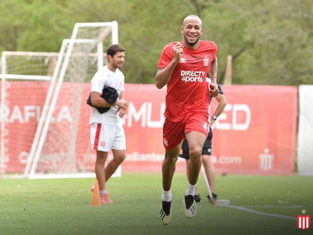 Edwar López ya entrena con Estudiantes y se viste de rojo y blanco