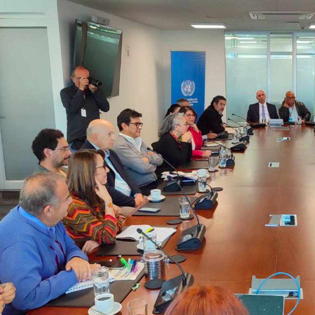 Por primera vez la mesa de diálogos entre el Gobierno y el ELN sesiona en Bogotá