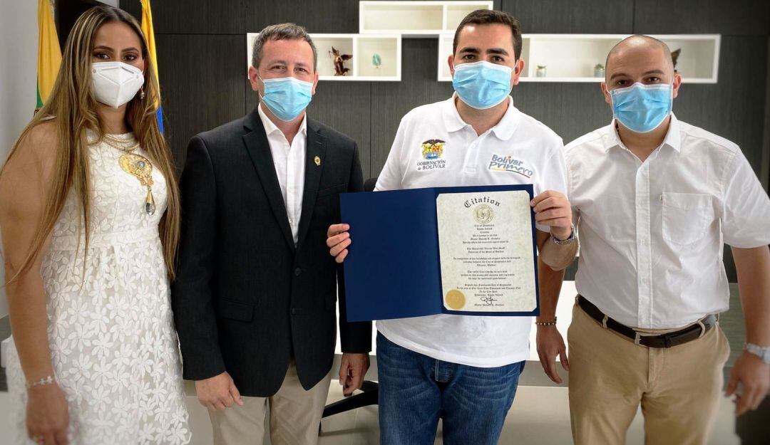 Bolívar fortalece el bilingüismo