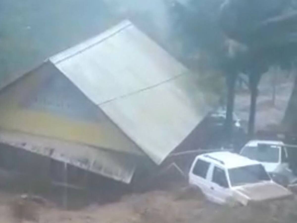 Evacúan a turistas tras avalancha en zona rural de Suárez, Cauca