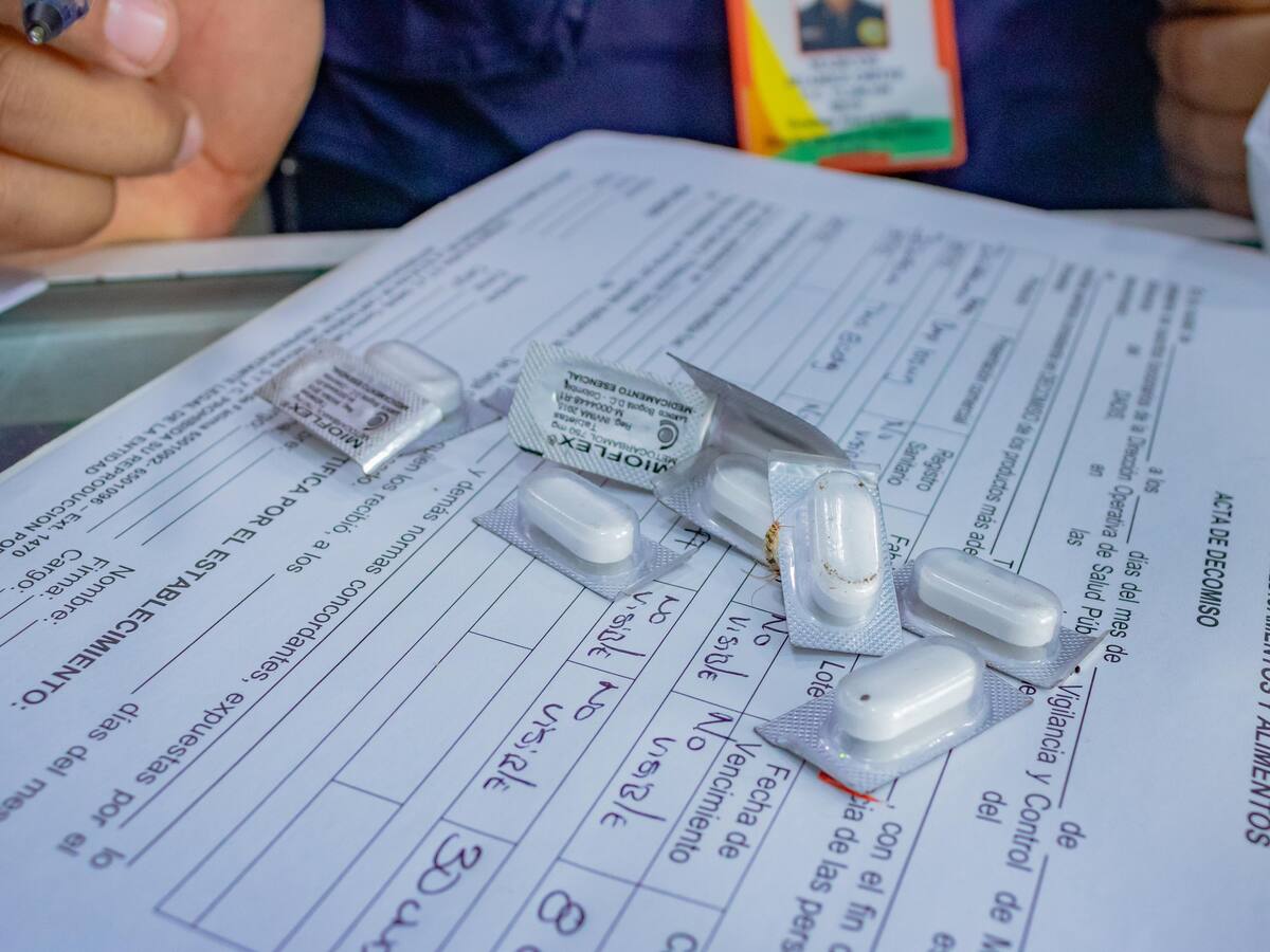Más de 2.200 medicamentos vencidos fueron decomisados en operativo del DADIS