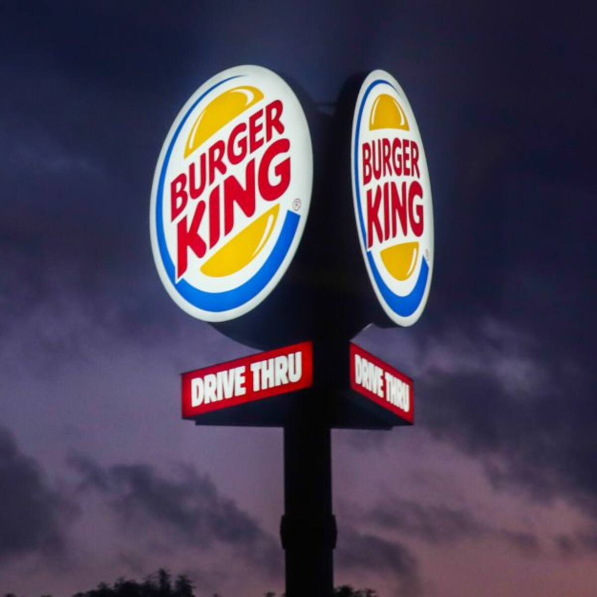 "El lugar de una mujer es la cocina": polémica por tuit de Burguer King