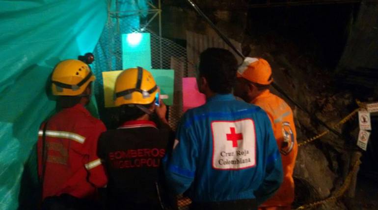 Asistencia a emergencia en mina de Anegelópolis. 