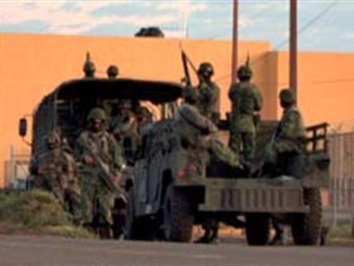 Grupo armado ayuda a fugarse a 53 presos de un penal en el norte de México
