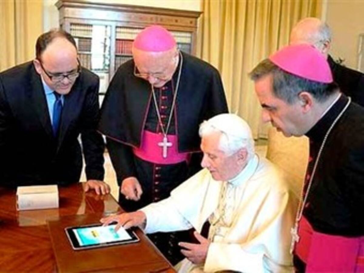 El papa envió su primer tuit y se une "con alegría" a Twitter
