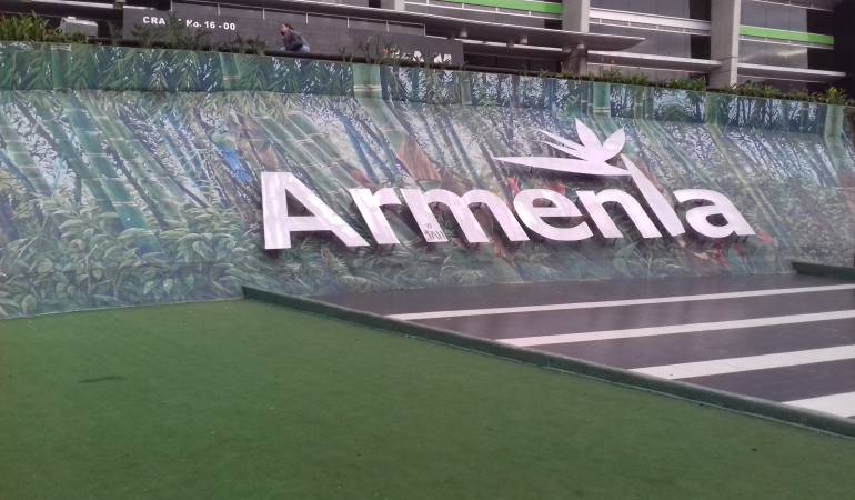 SÍGANOS EN TWITTER @CARACOLARMENIA1 Y EN FACEBOOK CARACOL RADIO ARMENIA 1150AM