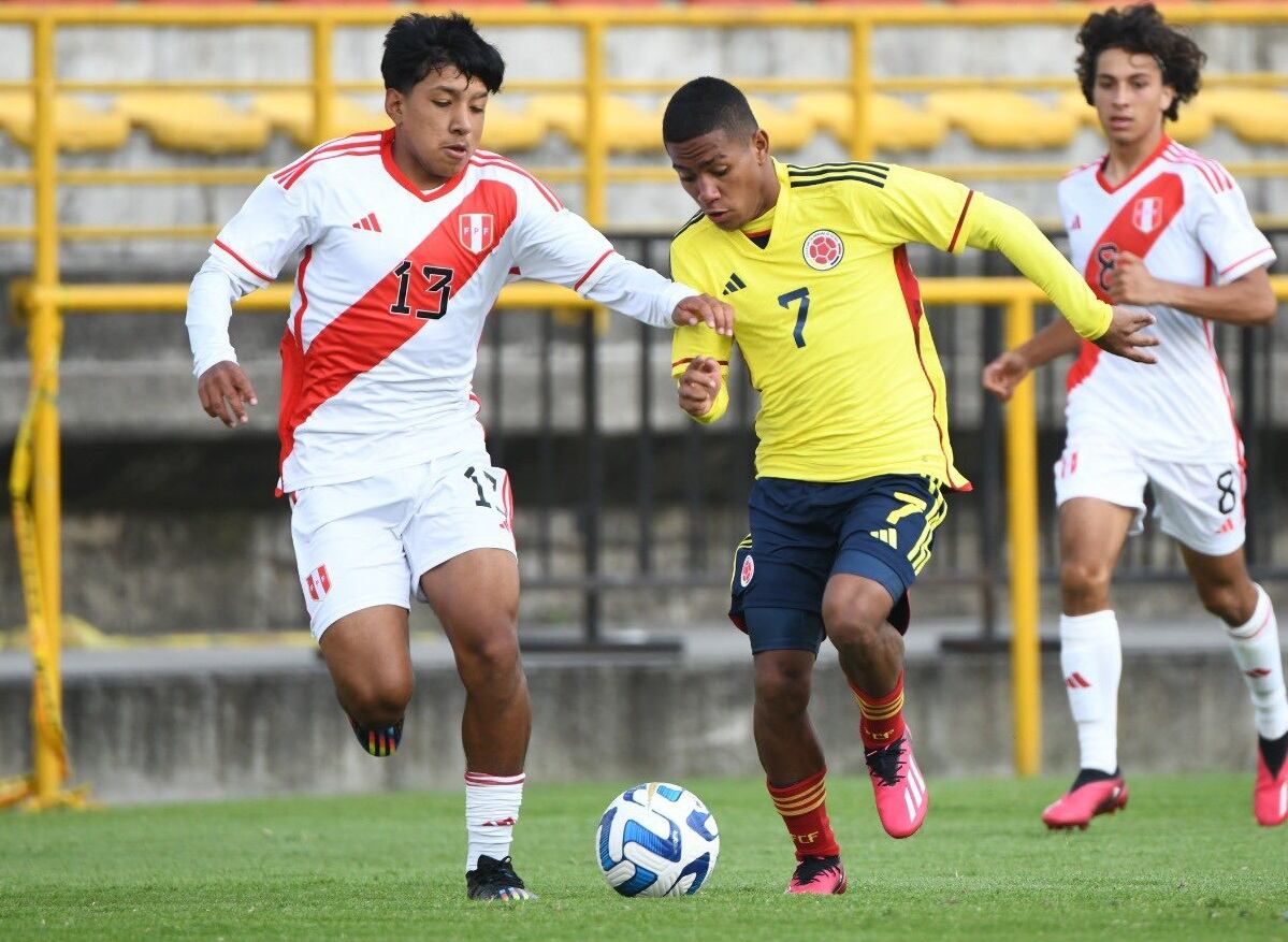 Selección Colombia Sub-17 en amistoso con Perú / @FCFSeleccionCol