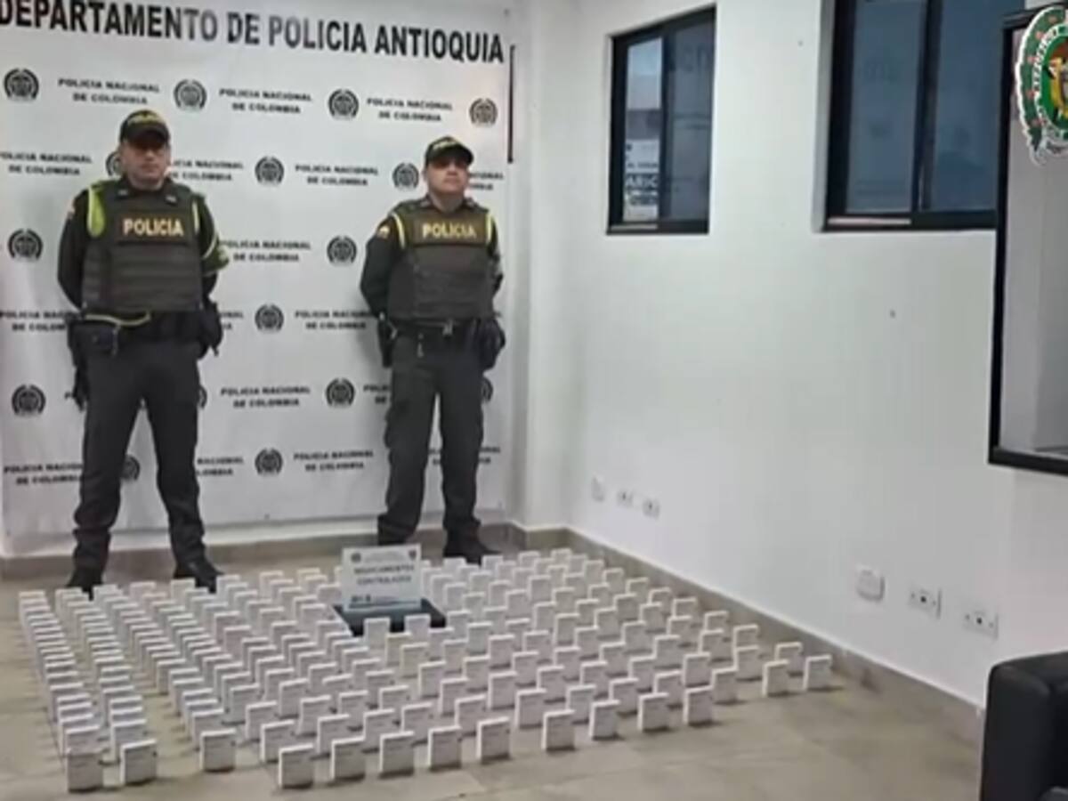 En el Túnel de Occidente, incautan medicamentos de contrabando que eran transportados en un bus