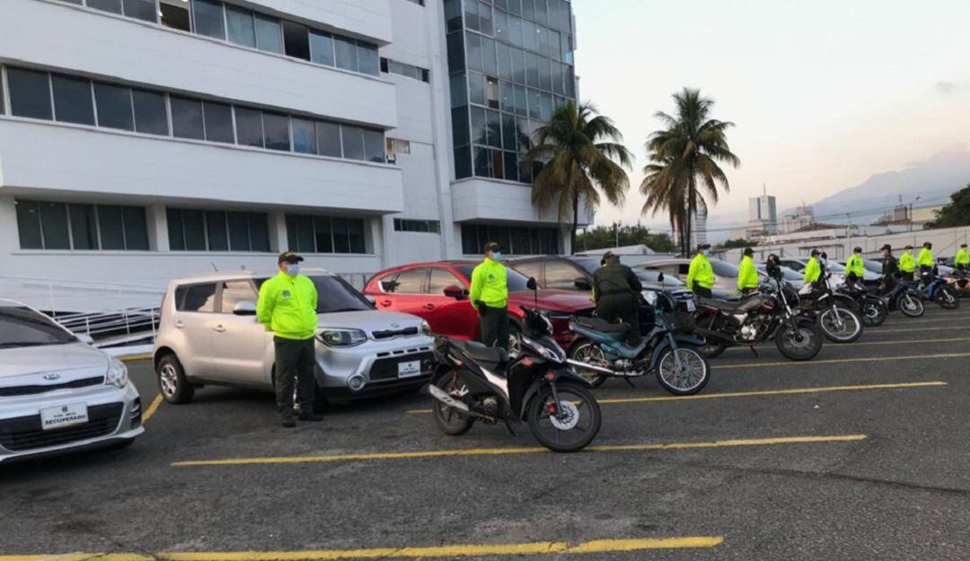 Entrega de vehículos recuperados a sus propietarios