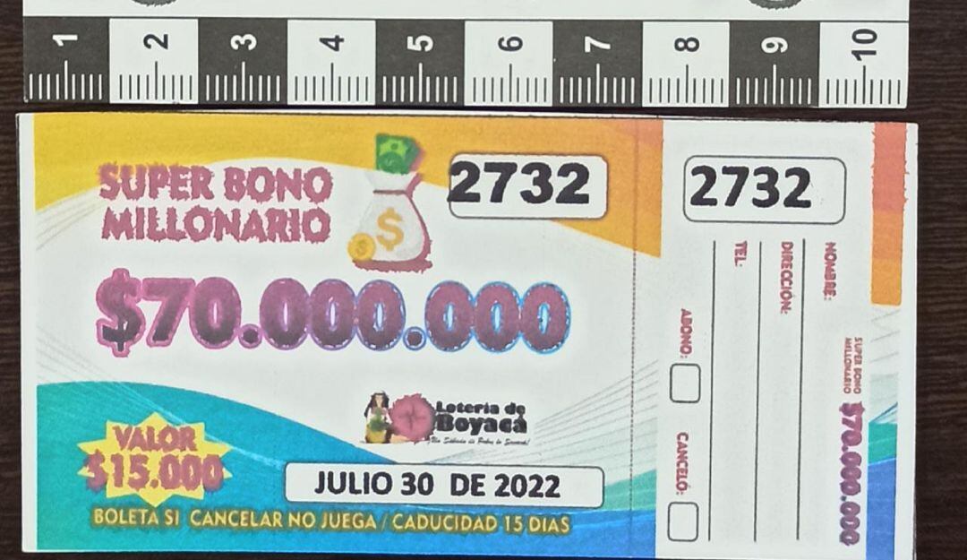 Boletas de rifas ilegales incautadas.