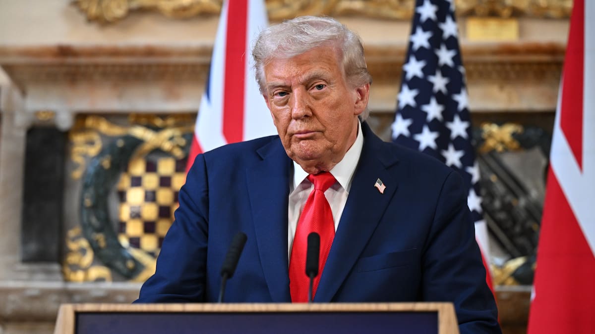 Trump amenaza con retirar licencias a medios críticos y reaviva debate sobre libertad de expresión