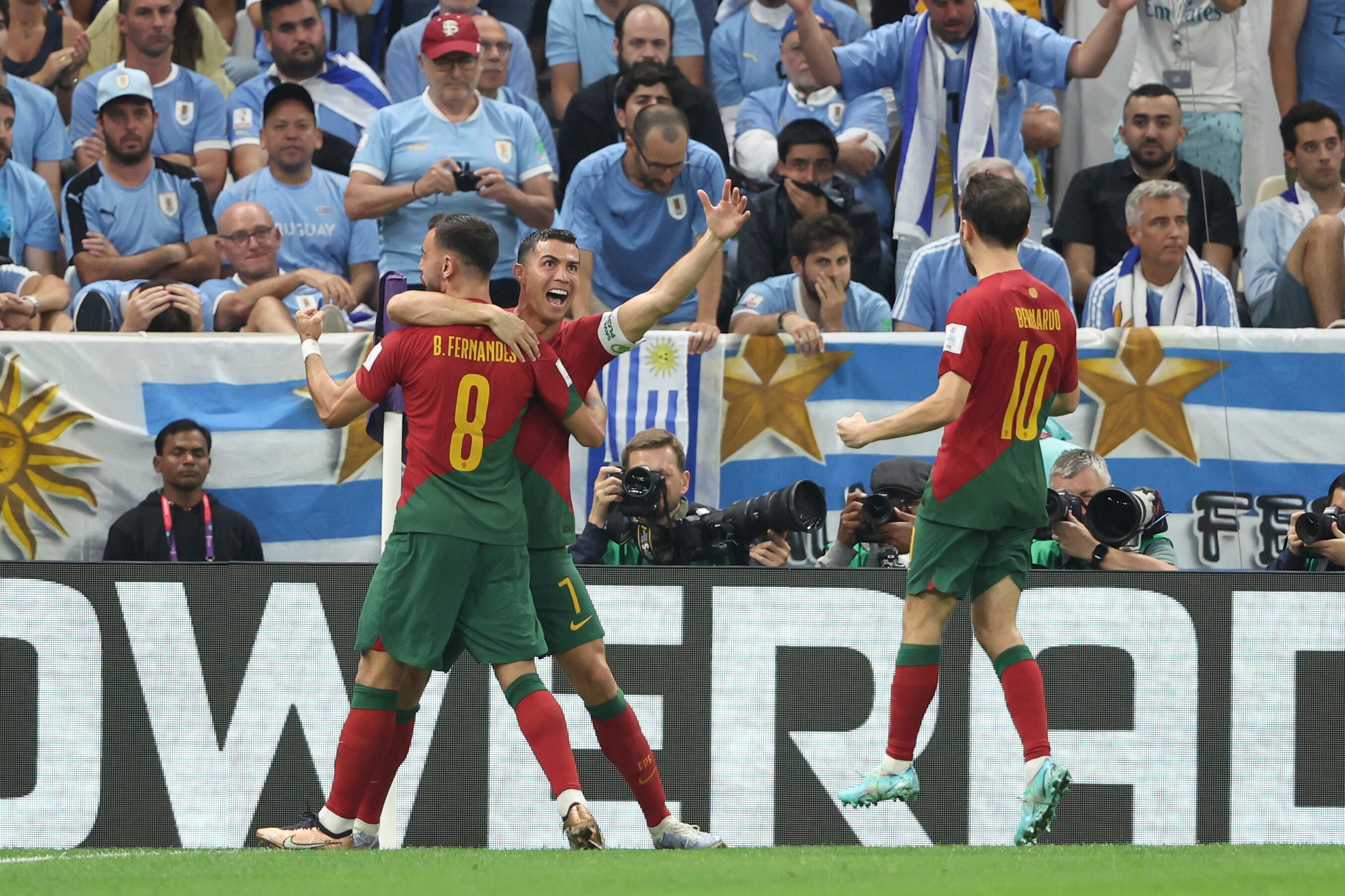 Bruno Fernandes brilló en la victoria de Portugal con doblete. (Photo by Matthew Ashton - AMA/Getty Images)