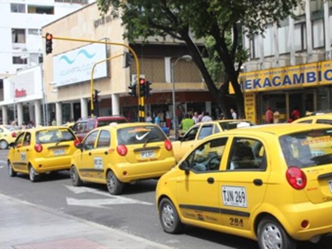 Con plan tortuga, empresas de taxis protestan en Cúcuta