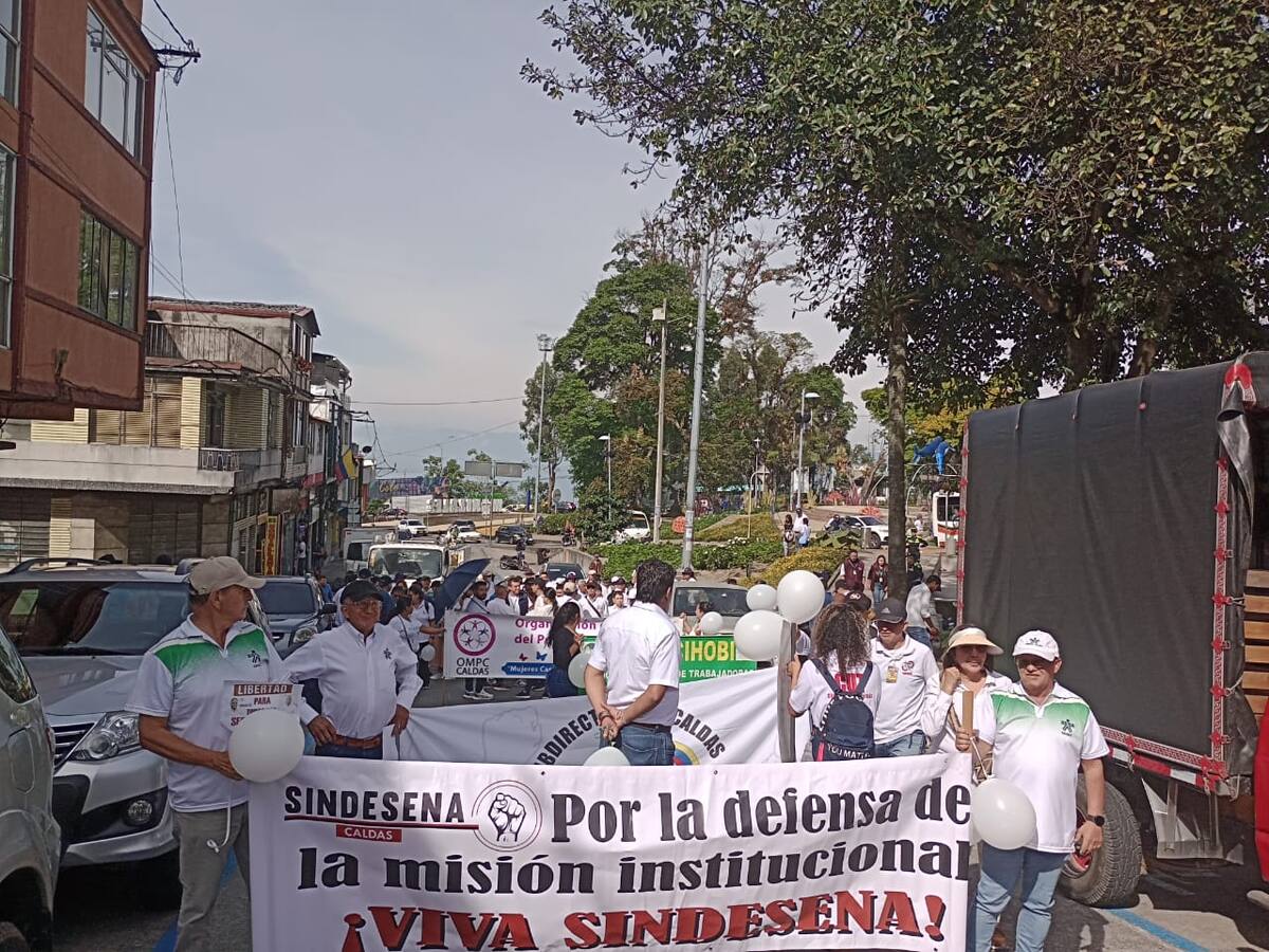 En Caldas hicieron plantón convocado por el secuestro de un funcionario del SENA en Chocó