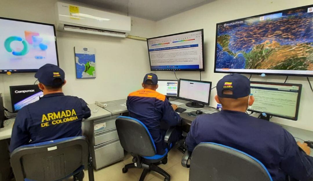 La autoridad marítima dispondrá de cartas náuticas que permitirán identificar los canales navegables, las zonas de fondeo y de atraque.