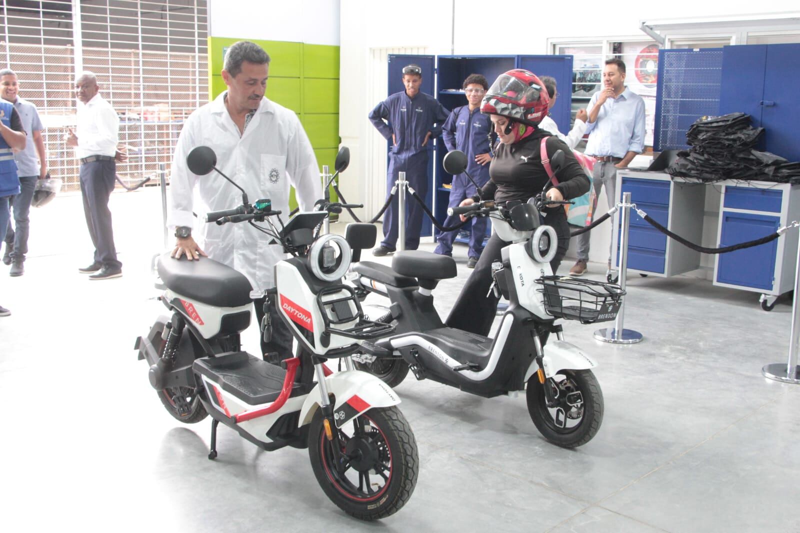 En Cali está el primer laboratorio de vehículos eléctricos del país