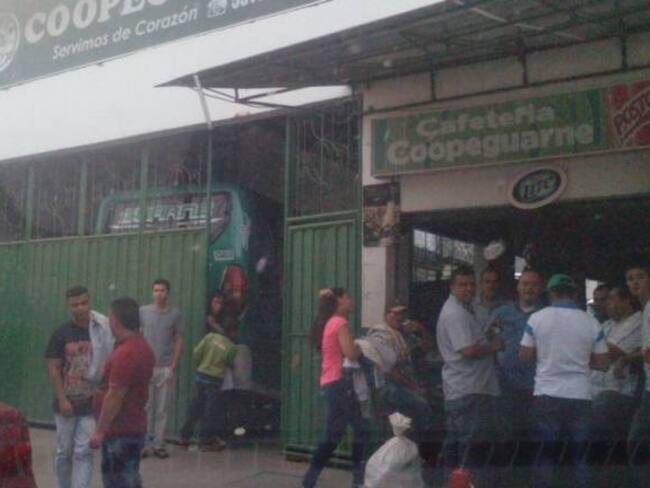Conductores de Coopeguarne en protesta.