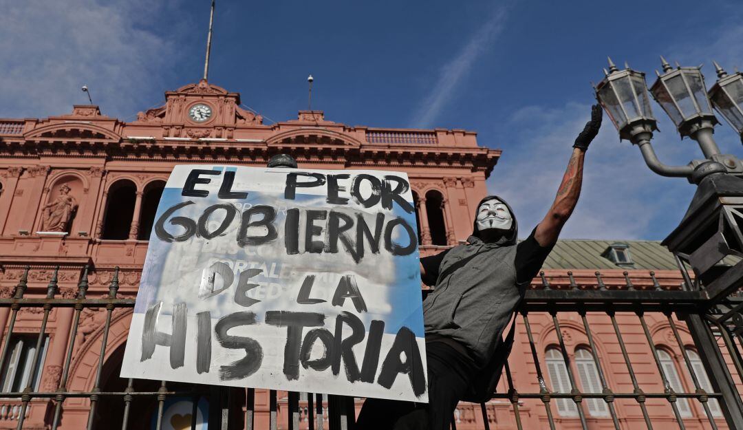 Una de las mayores manifestaciones en rechazo a las irregularidades en medio de las vacunaciones ocurrió en Argentina.